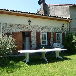  Hébergement de vacances La Peyrolyse France